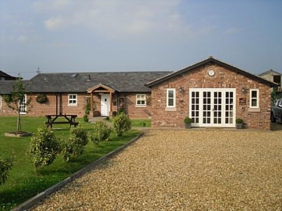 Bed And Breakfast In Winsford - Cheshire - New Farm B&B - TouristNet UK